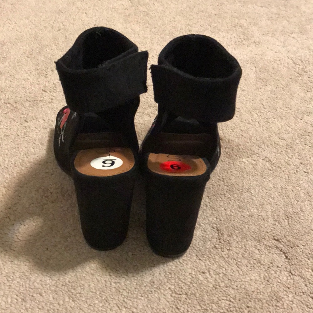 Sugar Jadon Black Floral Suede Heels! - Picture 4 of 5